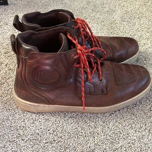 Men’s brown leather Harley Davidson lace up high top shoes. Size 10.
